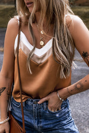 Camiseta sin mangas con tirantes finos y diseño en color caqui Chevron