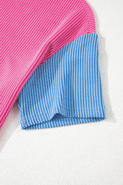 Camiseta de cuello redondo con bloques de color y cordón multicolor