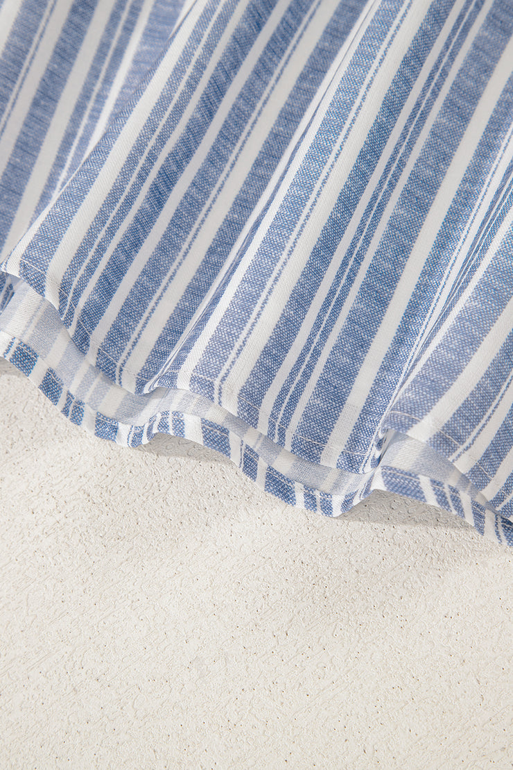 Conjunto de minifalda y chaleco de oficina con botones y rayas azul cielo