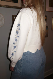 White Floral Embroidered Scallop Hem Cropped Sweater